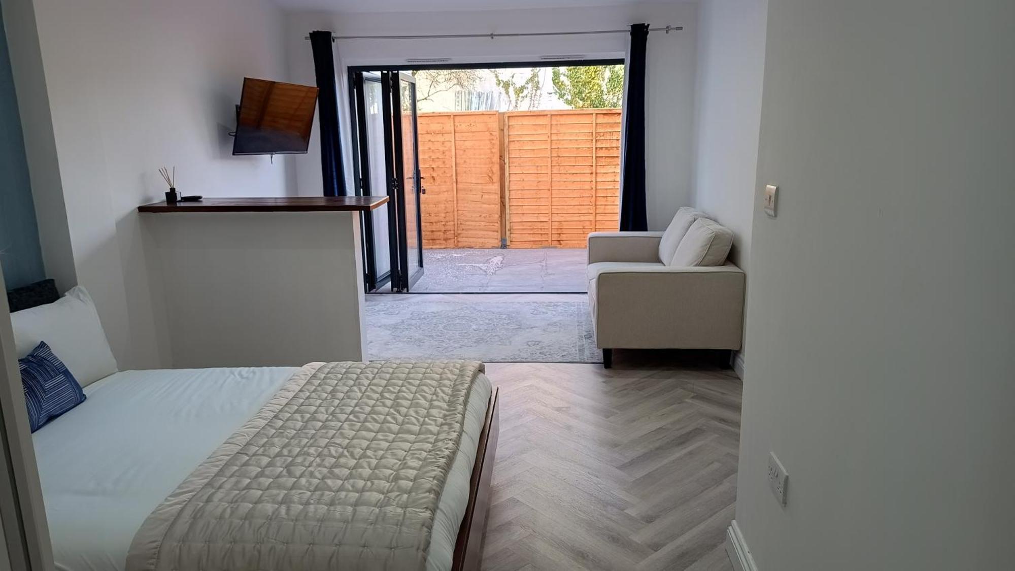 London Studios And Suites Harrow Exteriér fotografie