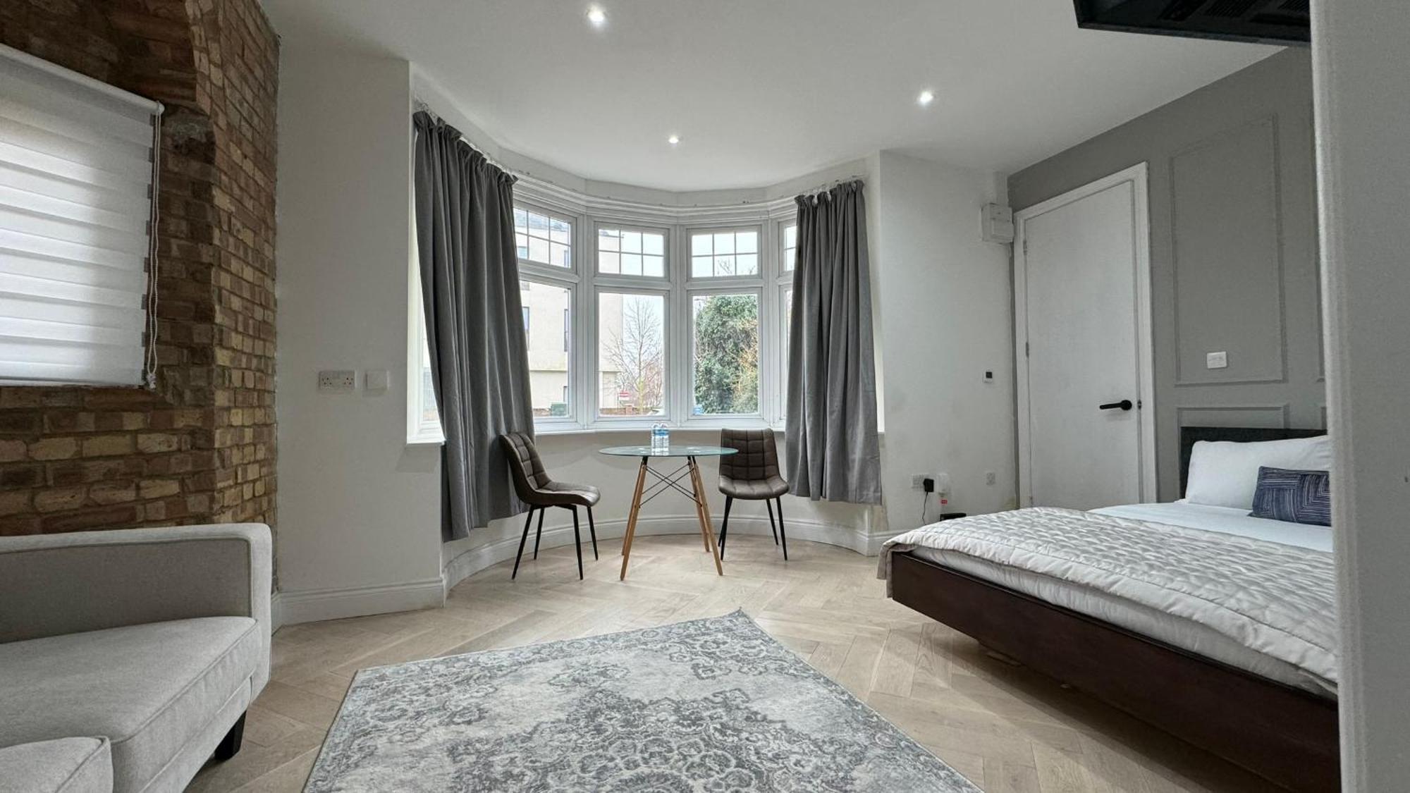 London Studios And Suites Harrow Exteriér fotografie