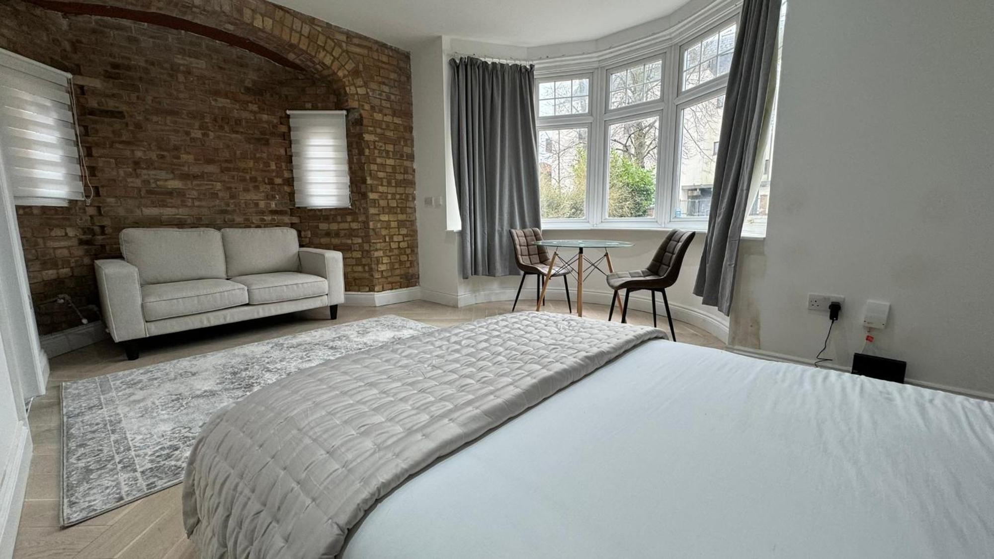 London Studios And Suites Harrow Exteriér fotografie