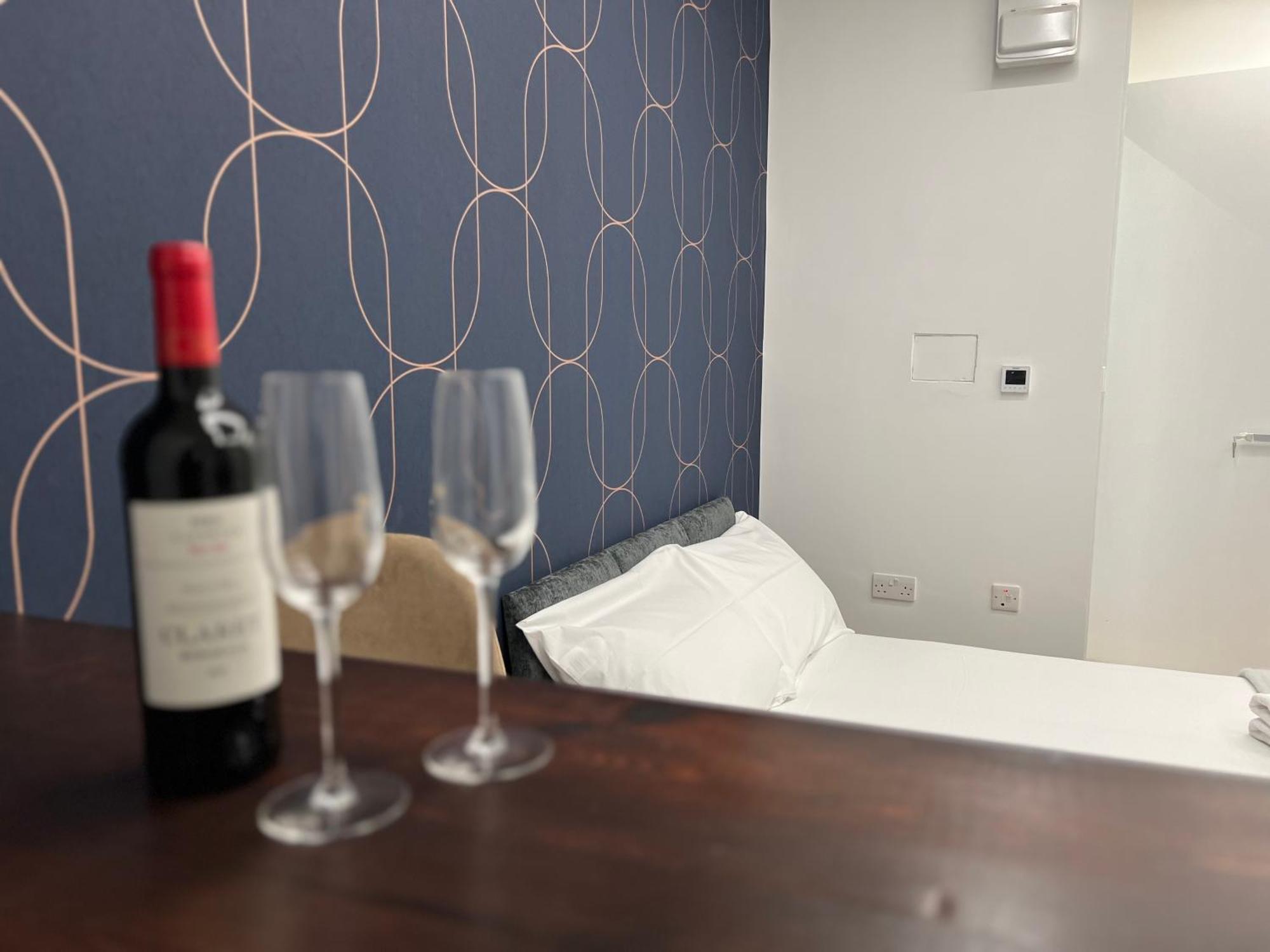 London Studios And Suites Harrow Exteriér fotografie