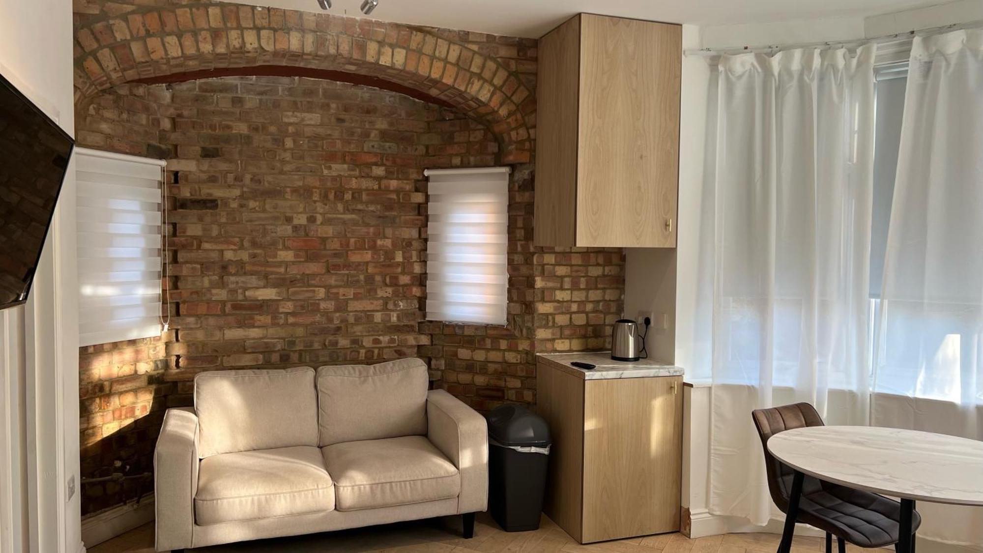 London Studios And Suites Harrow Exteriér fotografie